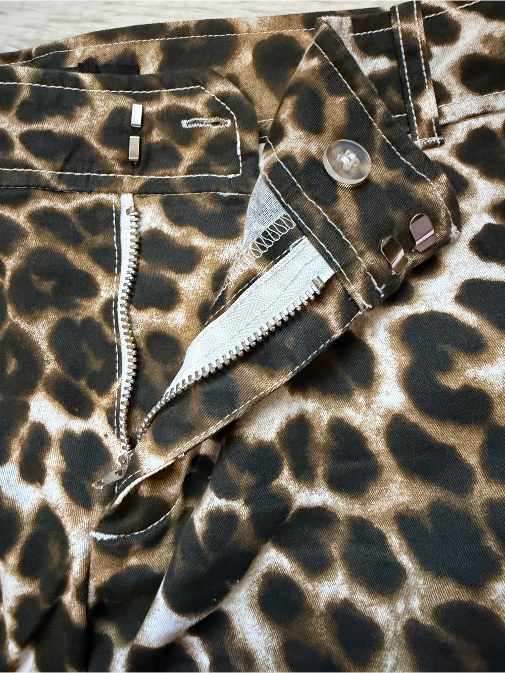 New York & company Leopard Print Women’s Shorts size 6 - Picture 6 of 17